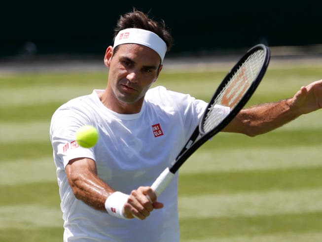Roger Federer ist bereit für Wimbledon. Nach seinem erfolgreichen Frühling und dem zehnten Triumph am Turnier in Halle scheint das Timing für ein weiteres Hurra des Schweizer Rekordsiegers im Südwesten Londons perfekt (Bild: KEYSTONE/EPA/NIC BOTHMA)