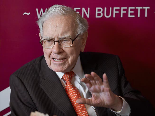Die US-Investorenlegende Warren Buffett hat bisher rund 34,5 Milliarden Dollar an Wohltätigkeitsorganisationen gespendet. (Bild: KEYSTONE/AP/NATI HARNIK)