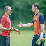 David Zibung (rechts) im Gespräch mit FCL-Trainer Thomas Häberli. (Bild: Urs Flüeler/Keystone, Luzern, 17. Juni 2019)