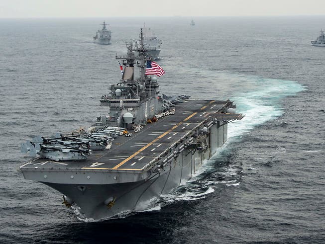 Die Mannschaft des amerikanischen Marineschiffs USS-Boxer soll nach US-Angaben eine iranische Drohne zerstört haben - Teheran bestreitet dies. (Bild: KEYSTONE/EPA US NAVY/MCSN CRAIG Z. RODARTE / HANDOUT HANDOUT)