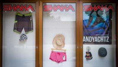 Shaka hat Skate- und Snowboards sowie Surfbretter plus entsprechende Kleidung und Zubehör angeboten. (Bild: Benjamin Manser)