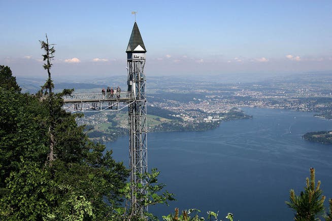 Der Lift befördert tagtäglich Besucherinnen und Besucher auf die Hammetschwand. (Bild: PD)