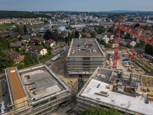 Blick auf die Baustelle des Schulhauses Staffeln. (Bild: Dominik Wunderli, Luzern, 4. Juli 2019)