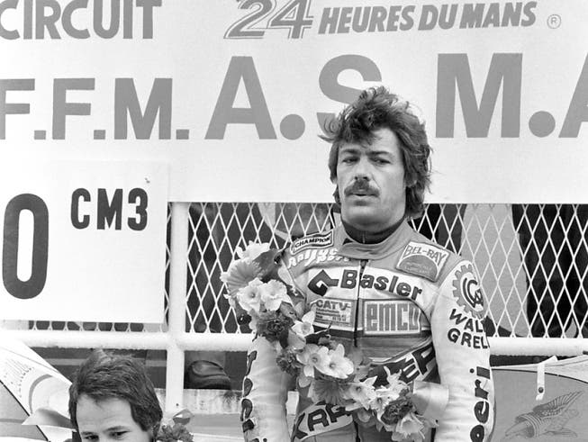 Stefan Dörflinger nach seinem Sieg in der 50-ccm-Klasse am 4. April 1983 in Le Mans (Bild: KEYSTONE/STR)