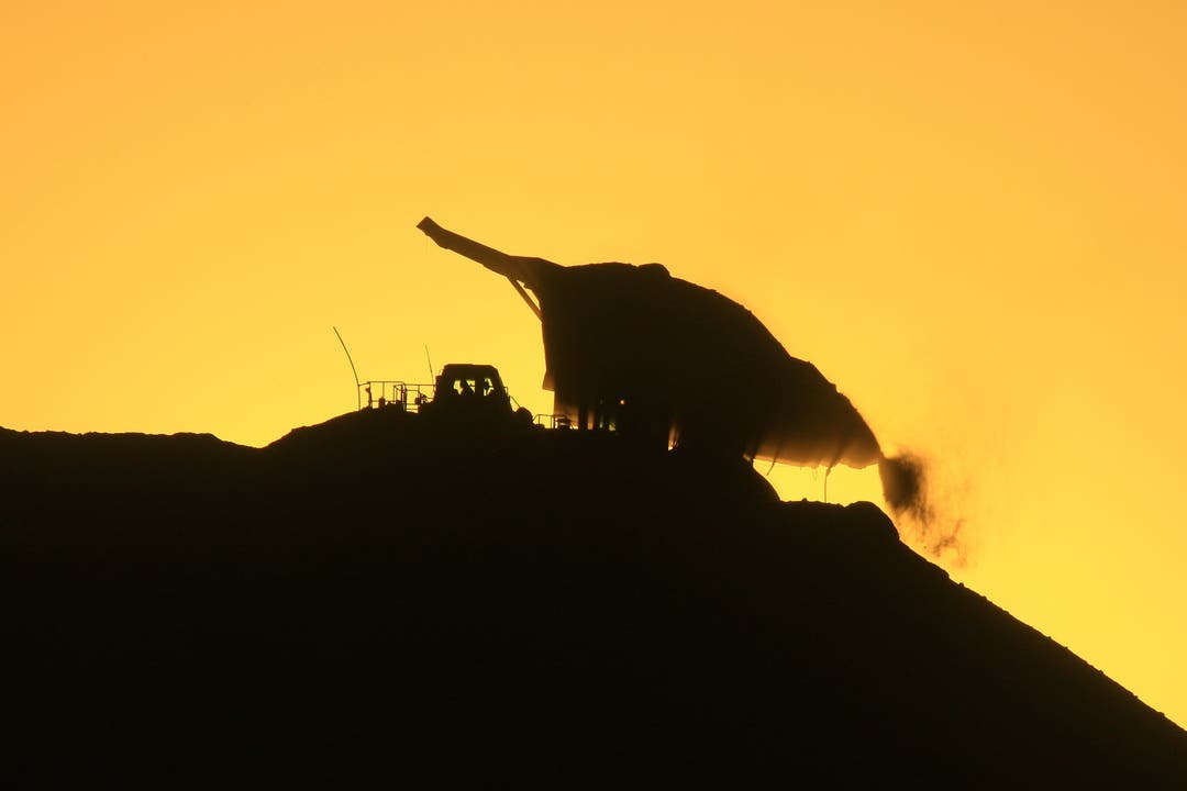 Chile 2012: Bis zur Kippstelle kann die Fahrt in den grössten Minen über eine Stunde dauern. (Bild: Kari Feieraabend)