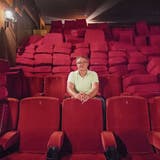 Sämtliche Sessel des Kino Rex stehen zum Verkauf. (Bilder: Benjamin Manser)