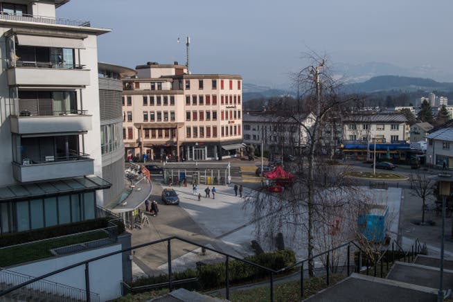 Die Aufenthaltsqualität am Sonnenplatz in Emmenbrücke soll verbessert werden – das wünscht sich die Bevölkerung gemäss Online-Umfrage. (Bild: Boris Bürgisser, 23. Januar 2019)
