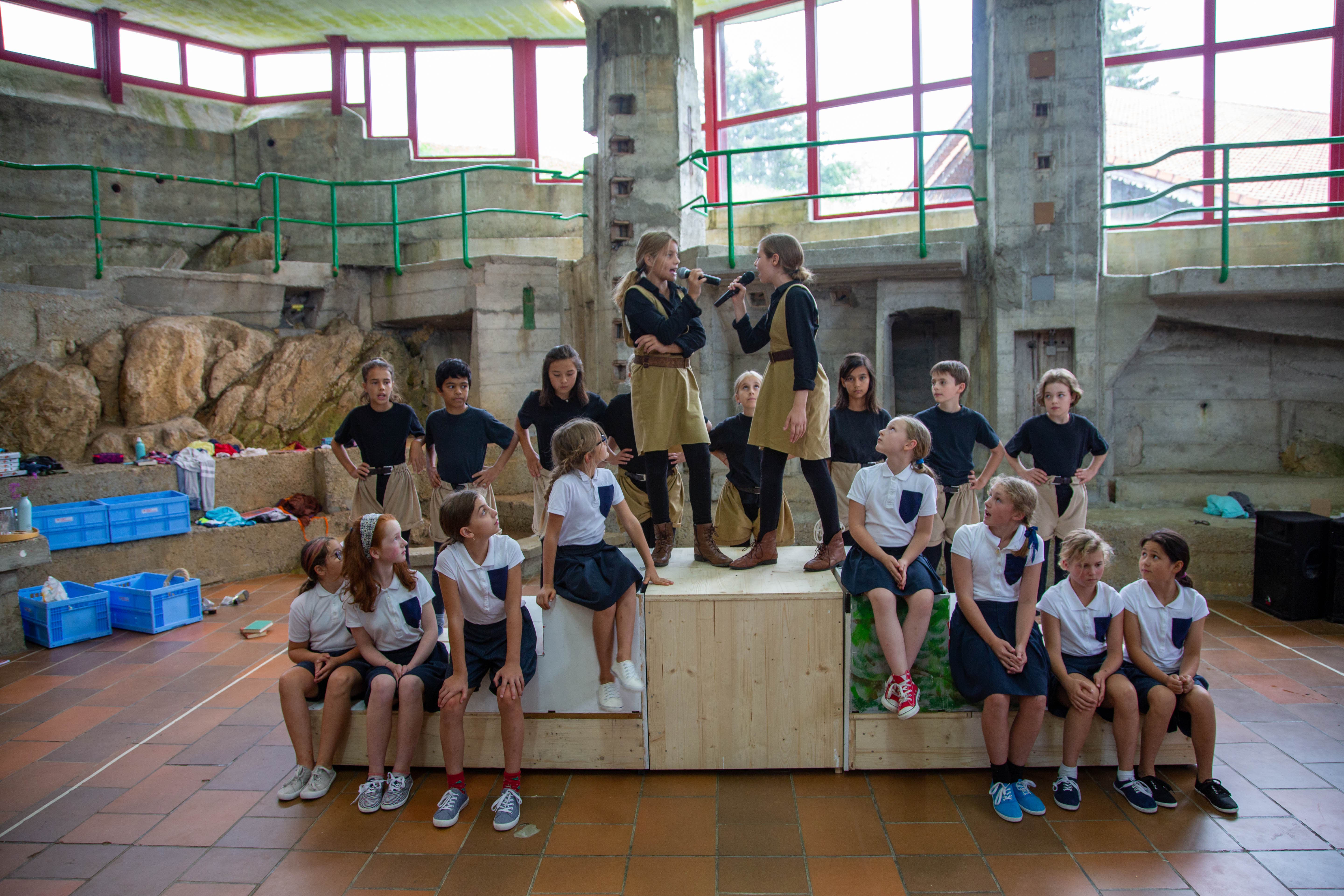 Das Esemble vom Kinder- und Jugendtheater Zug proben fleissig für das Stück «Mathilda». (Bild: Kinder- und Jugendtheater Zug, Lajoux, 13. August 2019)