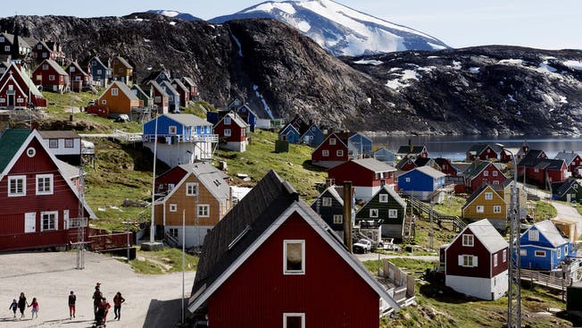 Entschuldigung, kann man das kaufen? Das Dorf Upernavik in Grönland. (Bild: Keystone)