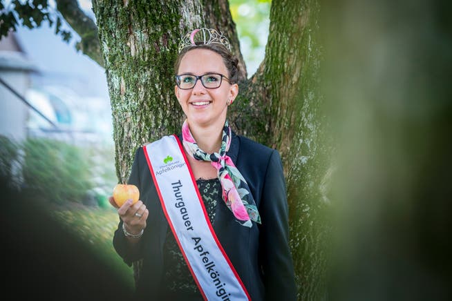 Sechs junge Frauen treten für ihr Amt an: Die Apfelkönigin 2018/19, Melanie Maurer. (Bild: Andrea Stalder)