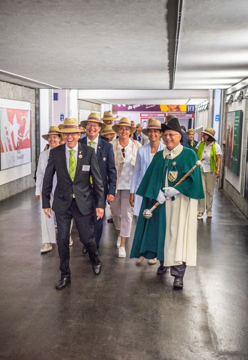 Ankunft des Thurgauer Extrazuges in Vevey. Die Regierung zuvorderst. (Bild: Andrea Stalder)
