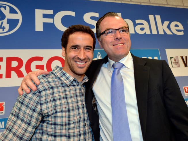 Schalkes Chef Clemens Tönnies (rechts) kommt glimpflich davon (Bild: KEYSTONE/AP/Martin Meissner)
