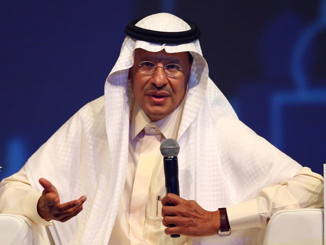 Der neue Energieminister Saudi-Arabiens, Prinz Abdulasis bin Salman bin Abdulasis Al-Saud, will beim Börsengang von Saudi Aramco vorwärts machen - wie er am Montag betonte. (Bild: KEYSTONE/EPA/MAHMOUD KHALED)
