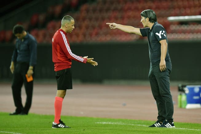 Murat Yakin (rechts), Trainer des FC Schaffhausen (Bild: key). 