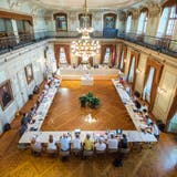 Der 40-köpfige Gemeinderat trifft sich zu einer Sitzung im Grossen Bürgersaal des Frauenfelder Rathauses. (Bild: Andrea Stalder)