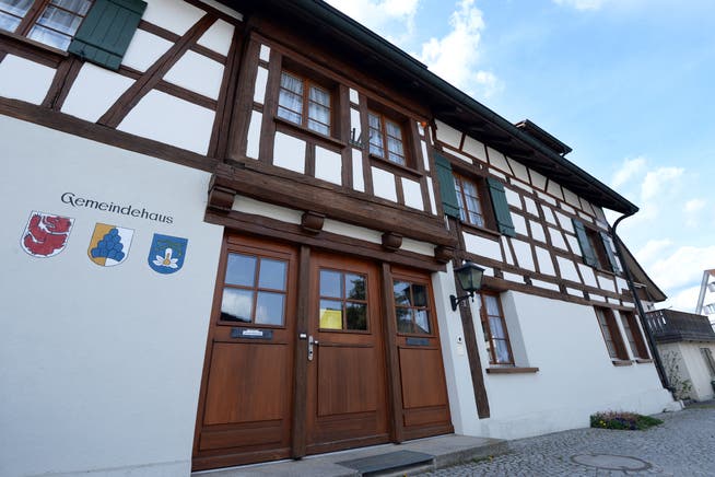 Im Gemeindehaus Salenstein kehrt noch immer keine Ruhe ein. (Bild: Nana do Carmo 13.04.2015)