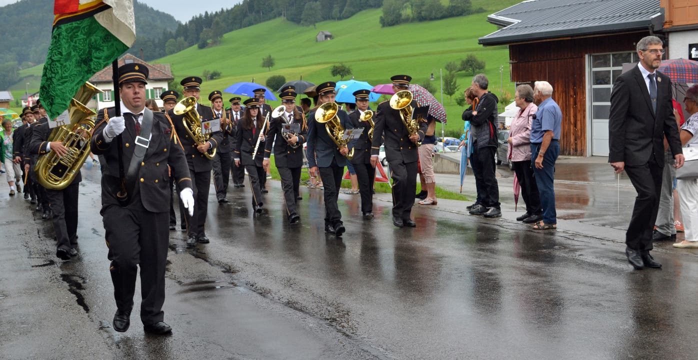 Die MG Libingen, Leitung Walter Scherer, ist eine der drei Musikgesellschaften der Gemeinde. (Bild: Peter Jenni)
