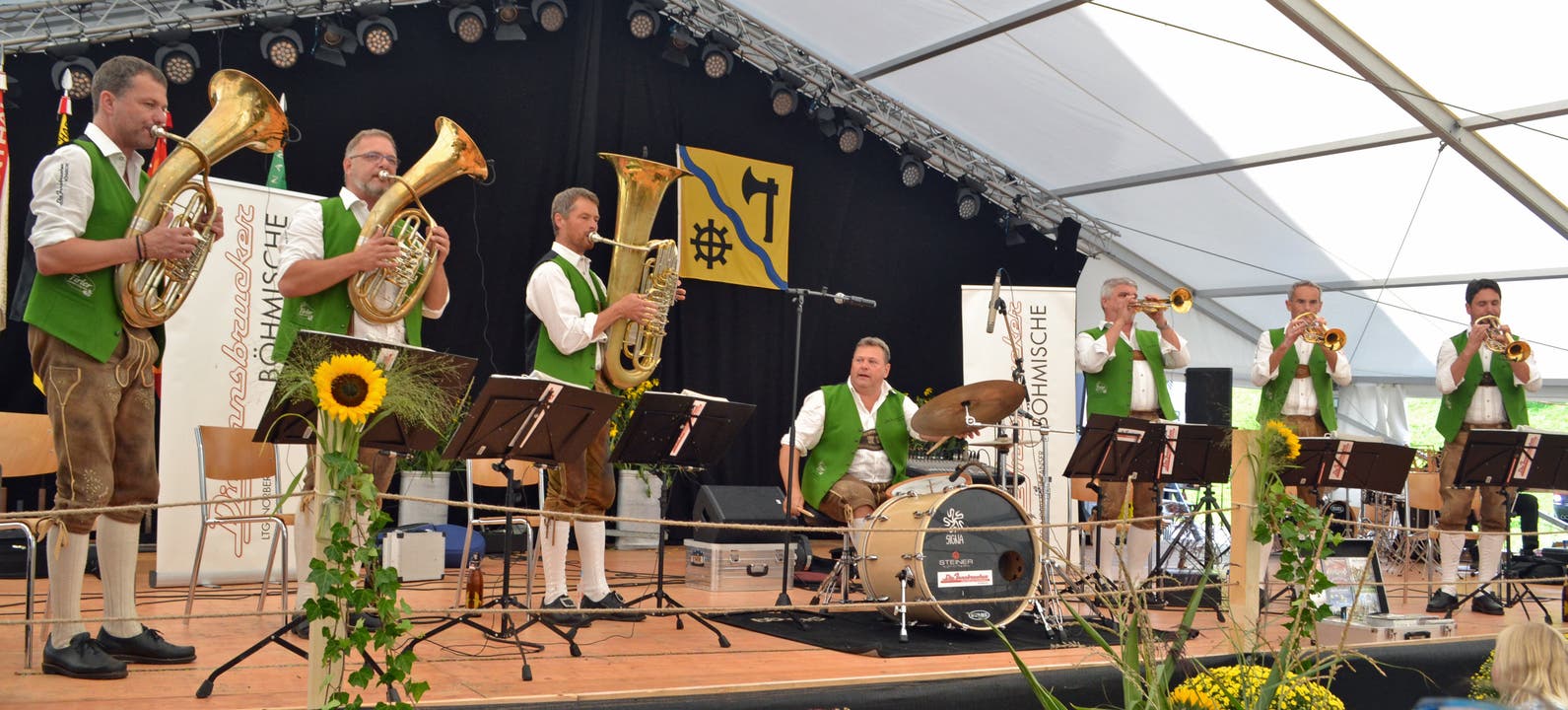 Die Innsbrucker Böhmischen begeisterten das Publikum am Sonntagnachmittag. (Bild: Peter Jenni)