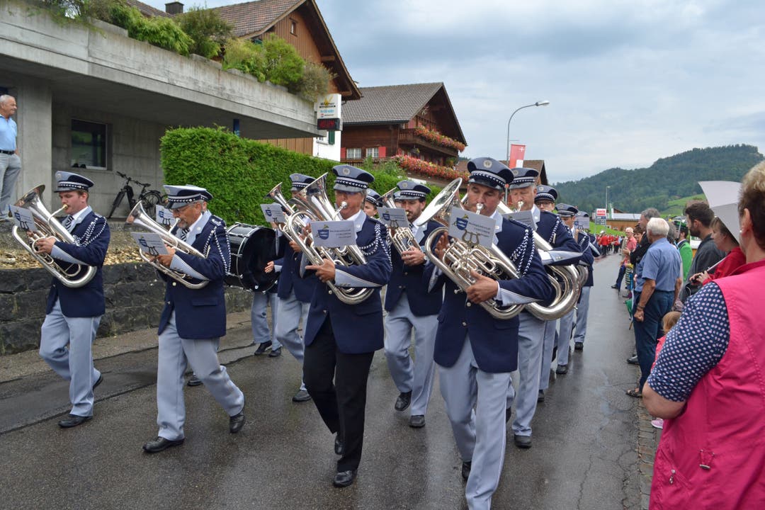 Die MG Concordia Fischingen, Leitung Felix Haag, an der Marschmusikparade. (Bild: Peter Jenni)