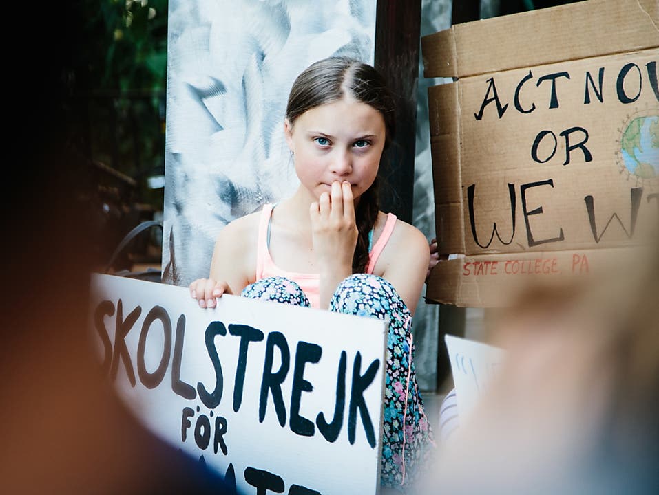 Die Politik soll mehr gegen den Klimawandel tun: die schwedische Klimaschutzaktivistin und Schülerin Greta Thunberg. (Bild: KEYSTONE/EPA/ALBA VIGARAY)