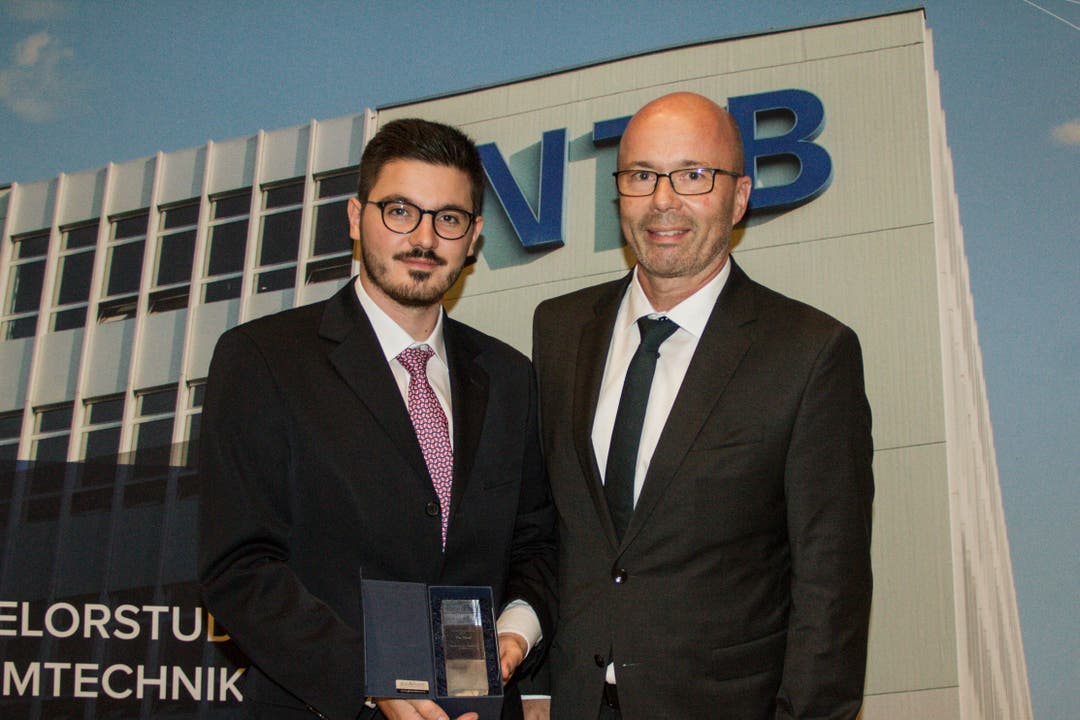 Per Canal aus Grabs erhielt an der NTB-Diplomfeier den Mikrop-Förderpreis in der Studienrichtung Photonik. (Bild: Roland Seeger)