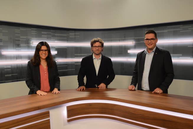 Jennifer Abderhalden, Stefan Schmid und David Zuberbühler im Fernsehstudio von TVO. (Bild: Karin Erni)
