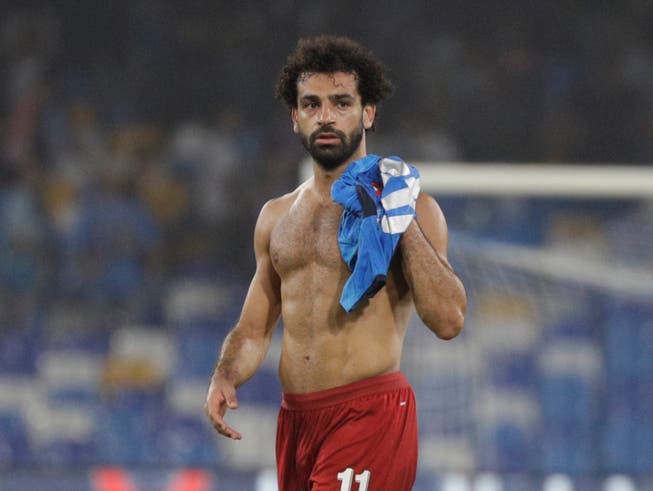 Im Regen stehen gelassen: Die Stimmen Ägyptens für Mohamed Salah bei der Wahl zum Weltfussballer des Jahres waren ungültig, weil das Formular falsch ausgefüllt war (Bild: KEYSTONE/AP/GREGORIO BORGIA)
