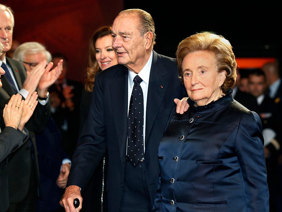 Jacques Chirac und seine Frau Bernadette im November 2013. (Bild: KEYSTONE/AP POOL Reuters/JACKY NAEGELEN)