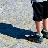 Werfen Kinder nur Schatten in die Zukunft? Die Antinatalisten meinen Ja.