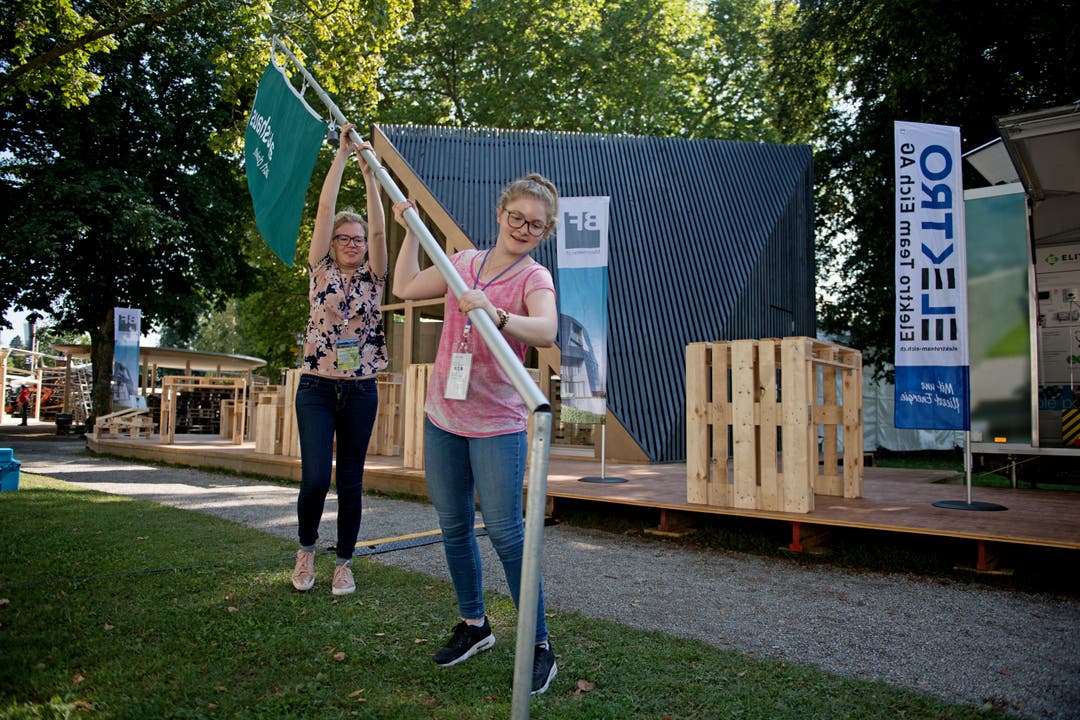 Sophia Leopold und Monika Waldis (vorne) von Atmoshaus. (Bild: Corinne Glanzmann, Sempach, 4. September 2019)