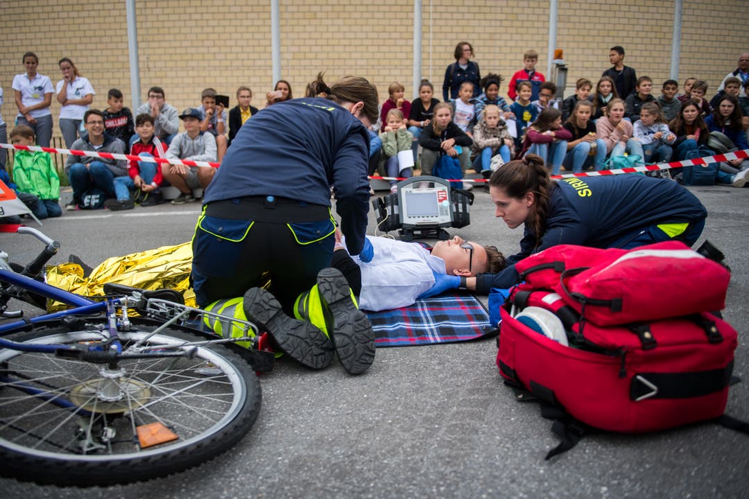Rettungsübung Sirmed vor dem SPZ in Nottwil. (Bild: Boris Bürgisser, 5. September 2019, Nottwil)