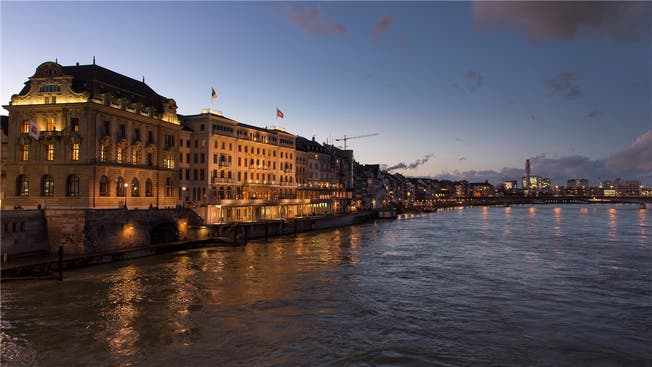 Das «Grand Hotel Les Trois Rois» am Rhein in Basel ist Hotel des Jahres 2020. Bild: Keystone 