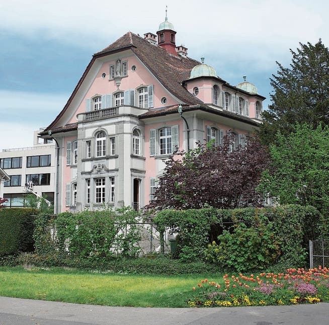 Steht an den Denkmaltagen zur Besichtigung offen: die Villa Hotz an der Chamerstrasse in Zug.Bild: Melk Nigg