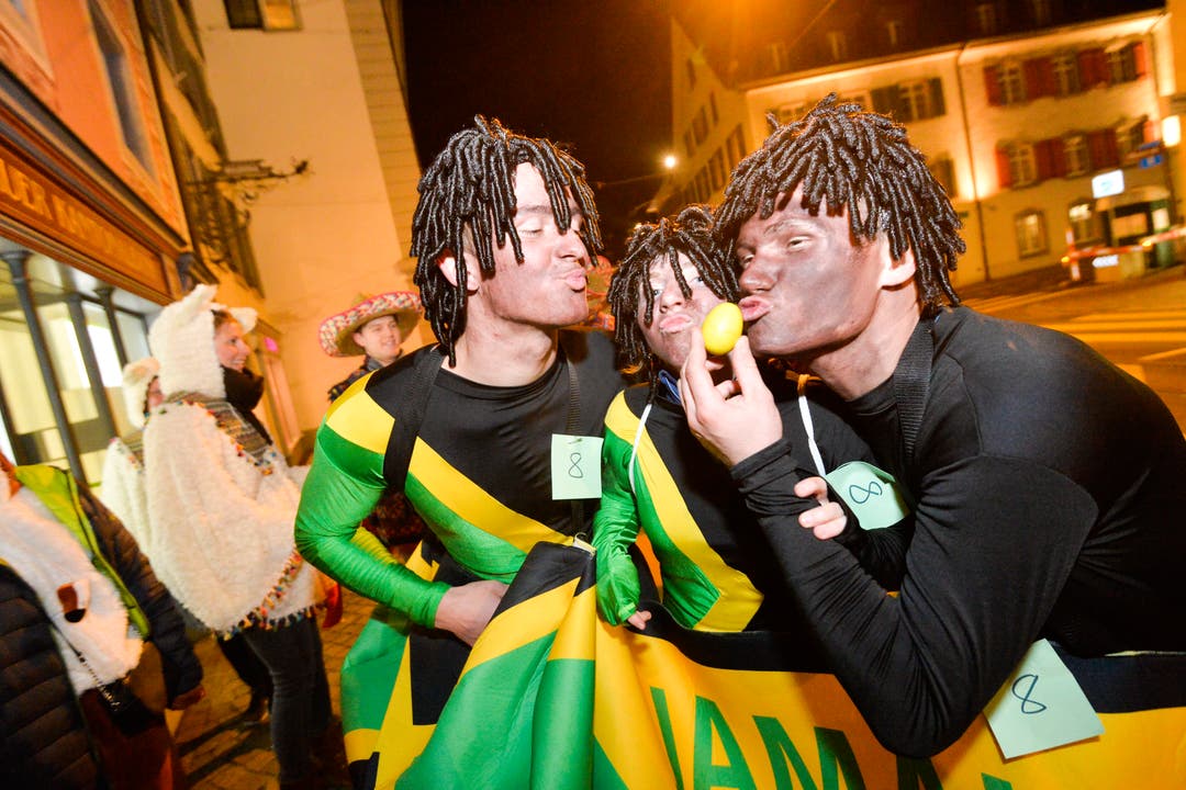 Kein Alkohol am Steuer» – «Eigentlich ein Scheissmotto»: An der  Frauenfelder Bechtelisnacht zeigen die Feierfreudigen ihre kreativen Kostüme