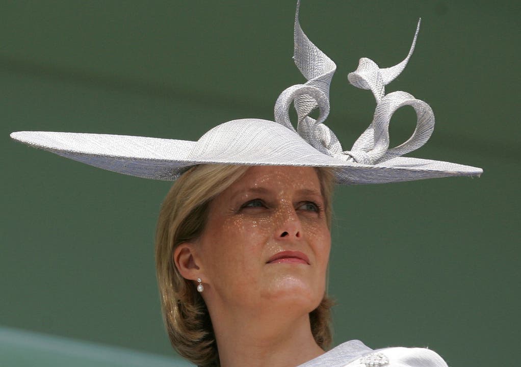 Sophie, Gräfin von Wessex (*20. Januar 1965): Die gebürtige Sophie Helen Rhys-Jones ist die Ehefrau von Prinz Edward. 1996 hatte sie mit einem Partner eine eigene PR-Agentur gegründet, musste 2002 auf Druck des Königshauses als Geschäftsführerin allerdings zurücktreten. (Bild: Keystone)