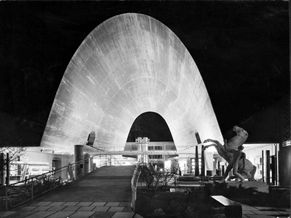 Zementhalle von Hans Leuzinger (Architekt) und Robert Maillart (Ingenieur) an der Schweizerischen Landesausstellung von 1939 in Zürich.