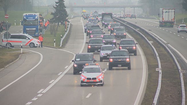 Gut gesichert mit Hilfe von Ostschweizer Polizisten: der amerikanische Präsidentenkonvoi auf dem Weg nach Zürich. 