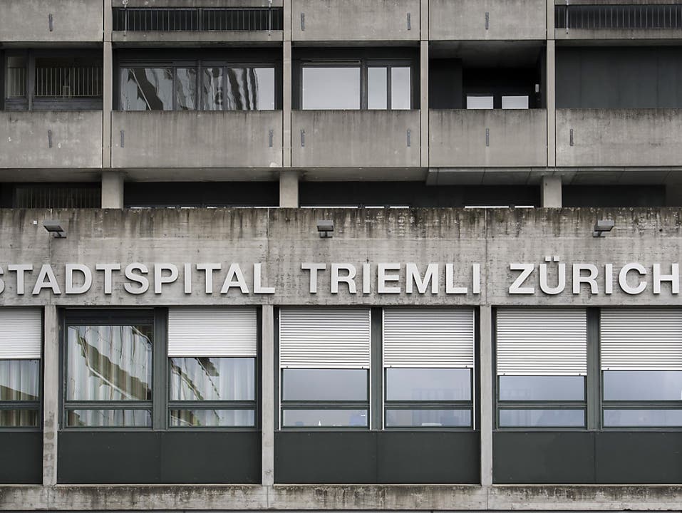 Negativer Befund am Zürcher Stadtspital Triemli: Zwei wegen Verdachts auf Coronavirus-Infektion getestete Patienten haben die Krankheit nicht.