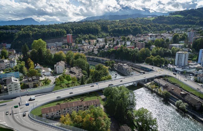 Die geplante Reussportbrücke in Luzern.
