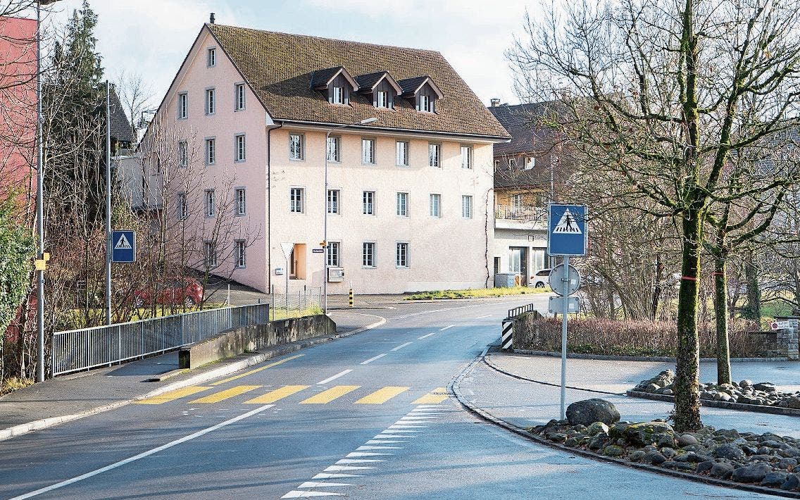 Beim Knotenpunkt Seetalstrasse/Unterdorfstrasse entsteht ein Linksabbieger Richtung Egliswil. Nach 210 Jahren ist fertig: Die Aabachbrücke wird von Grund auf neu gebaut. Von April bis Oktober 2020 herrscht auf einem Teil der Seetalstrasse Einbahnregime.