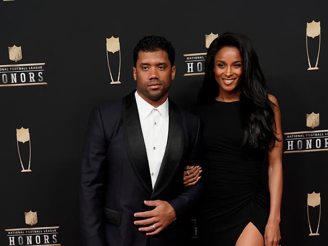 US-Sängerin Ciara (34) und ihr Ehemann, der Footballspieler Russell Wilson (31), erwarten ein Kind. «Nummer 3» schrieben beide am Donnerstag auf Instagram.