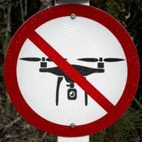 Sollte das Drohnenverbot im Sommer in Kraft treten, braucht es für Such- und Rettungsflüge im Alpstein in Zukunft eine Bewilligung. (Bild: Imago)