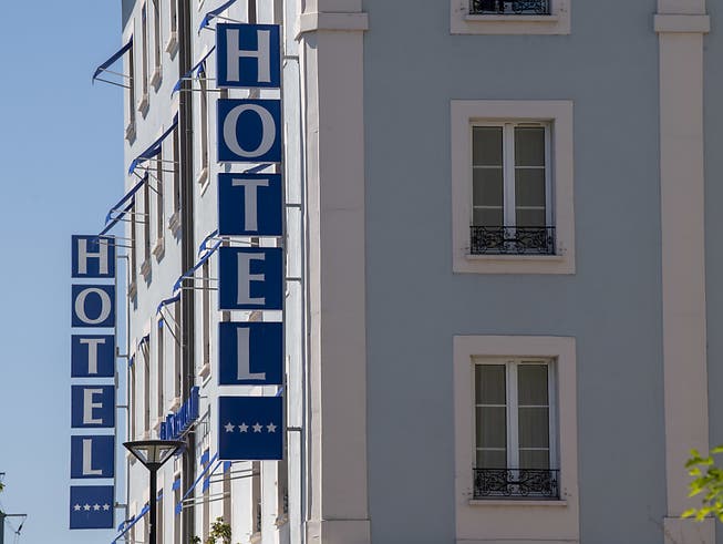 Sinkende Preise etwa für Hotelübernachtungen oder Reisen sorgen im September für eine weiterhin negative Jahresteuerung.
