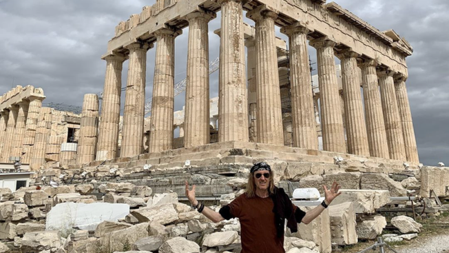 Der Solothurner geniesst die sonst so gut besuchte Akropolis in Athen fast alleine.