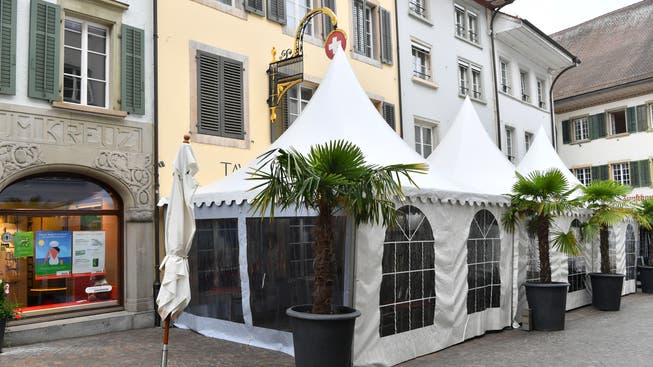 Das Zelt vor dem Kreuz: Eine wertvolle Stütze für das Restaurant angesichts der geltenden Abstandsregeln.