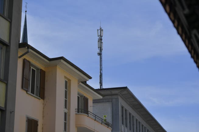 Mobilfunkantenne der Swisscom auf dem alten Postgebäude an der Centralstrasse