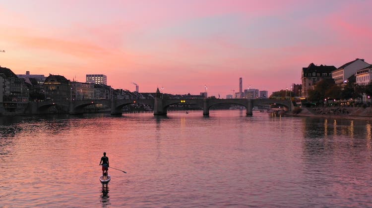 Jetzt auch noch Stand-Up-Paddler: Von der Übernutzung des Rheins und einem leidenden Traditionssport