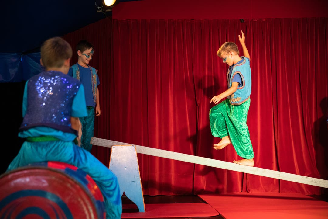 Die Jugendarbeit Wasseramt lud den Zirkus Wunderplunder nach Oekingen ein
