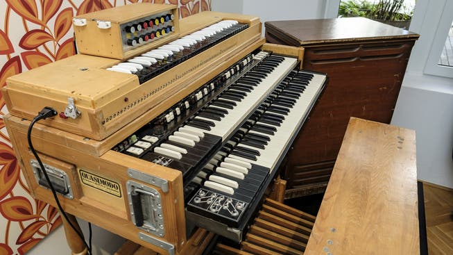 Die Hammondorgel des Basler Musikers Stephan Ammann stand jahrelang in der Garage, bevor sie den Weg ins Musikmuseum fand.