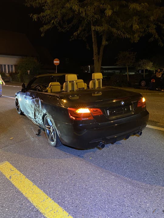 Gebenstorf AG, 22. Juli: Ein 18-Jähriger Neulenker beschleunigte sein Auto so massiv, dass er die Beherrschung über sein Fahrzeug verlor und einen Selbstunfall verursachte